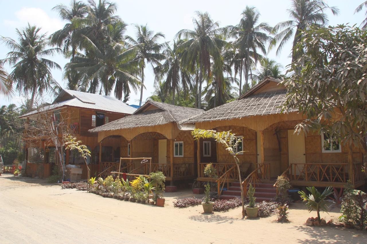 Soe Ko Ko Beach House & Restaurant Ngwesaung Ngoại thất bức ảnh