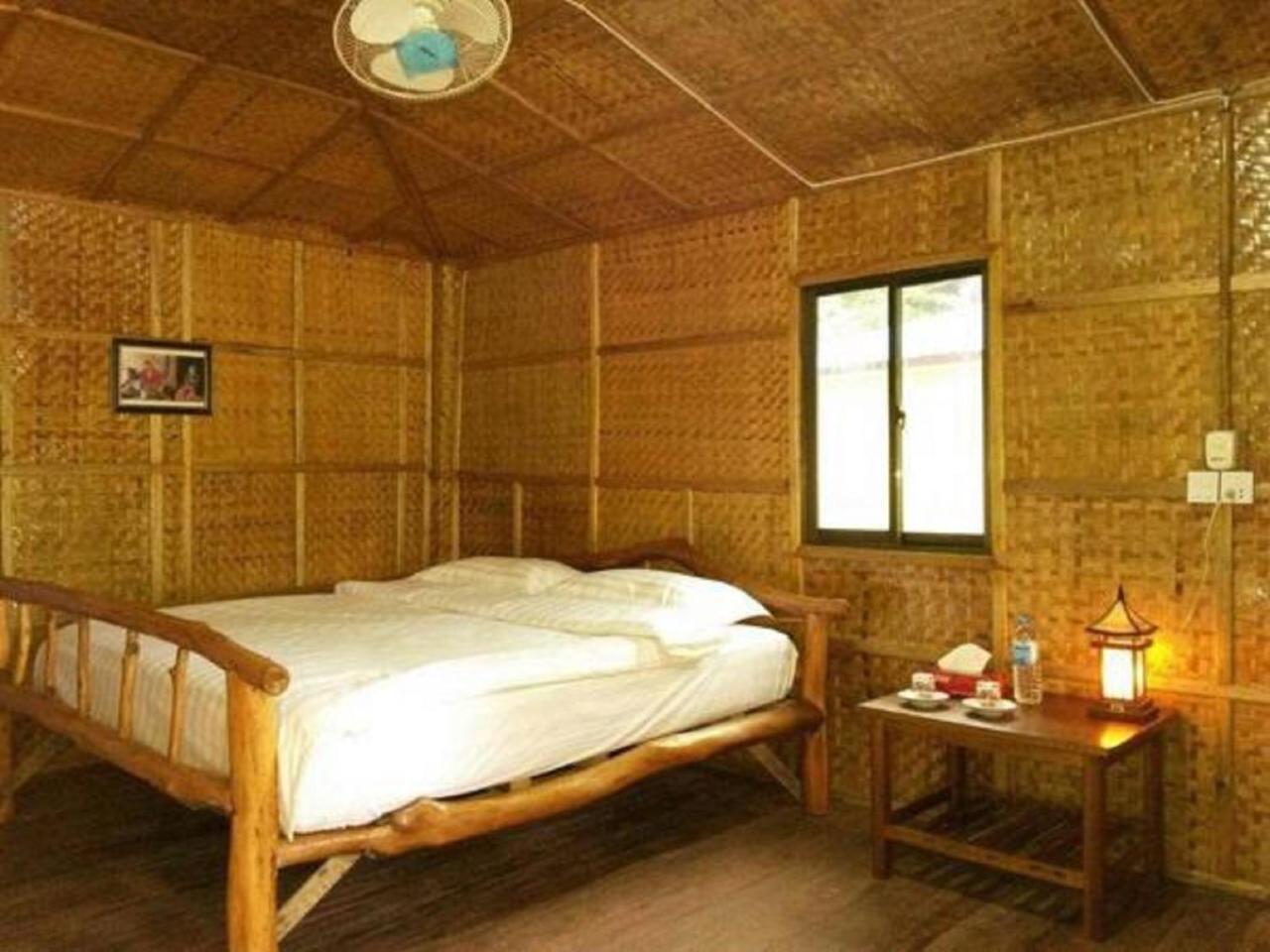 Soe Ko Ko Beach House & Restaurant Ngwesaung Ngoại thất bức ảnh