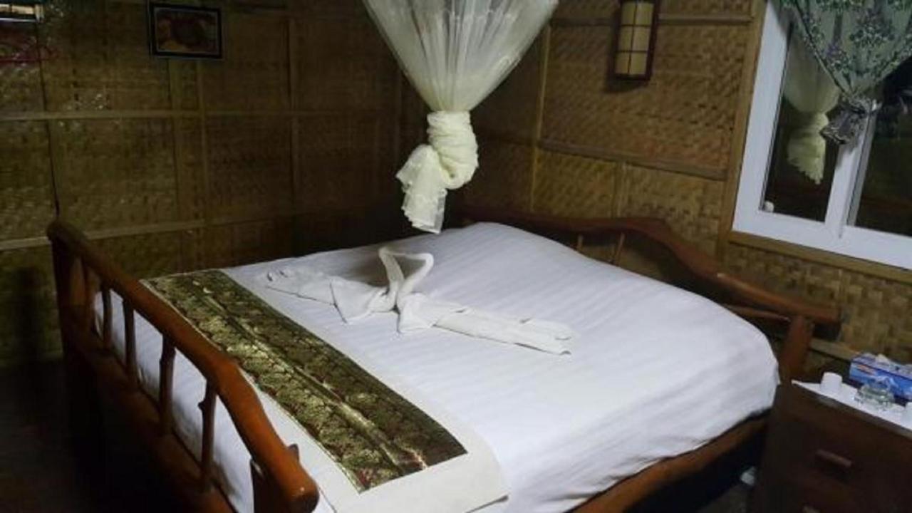 Soe Ko Ko Beach House & Restaurant Ngwesaung Ngoại thất bức ảnh